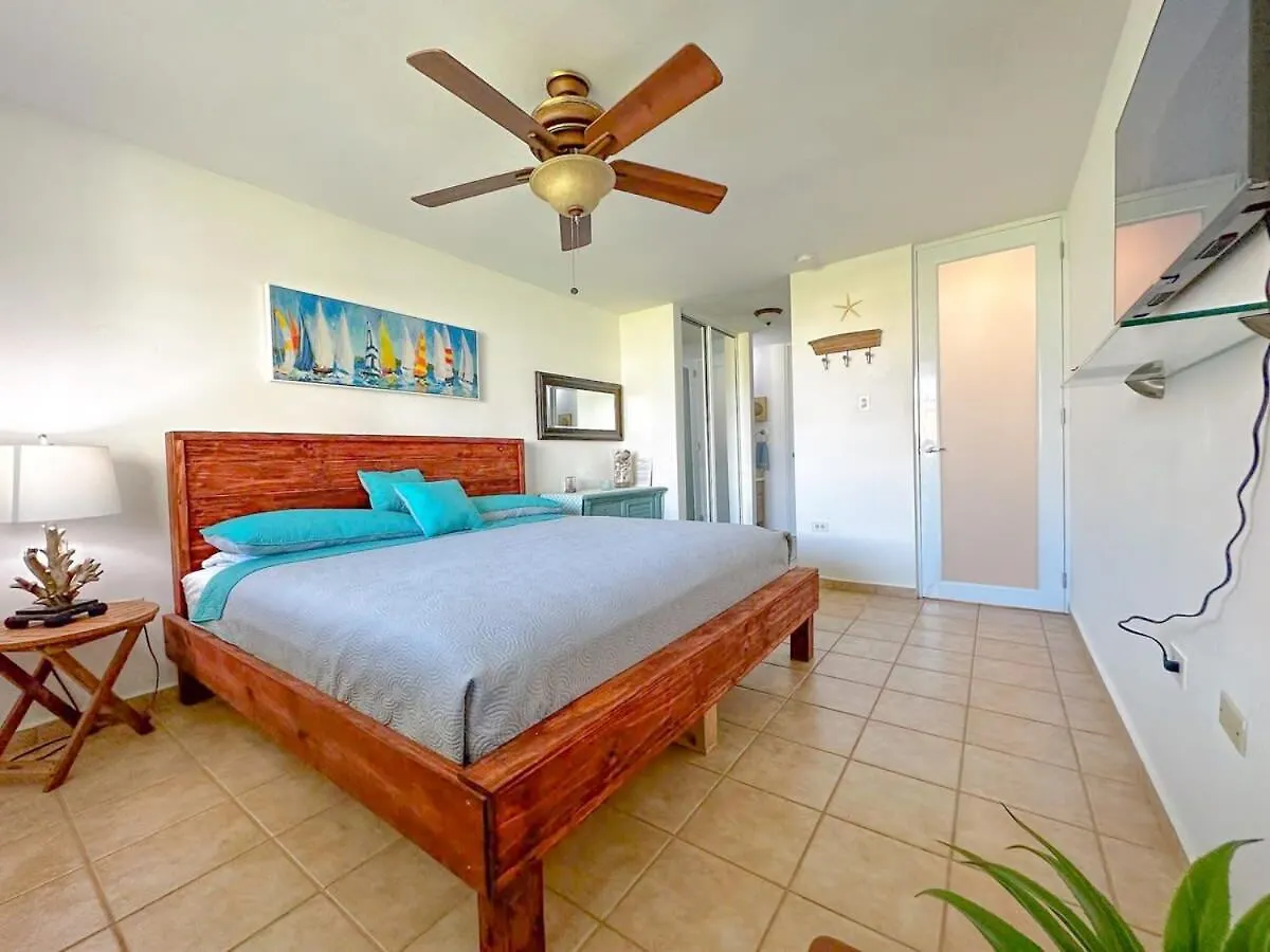 דירות איזבלה Los Reyes Beach Front Bliss