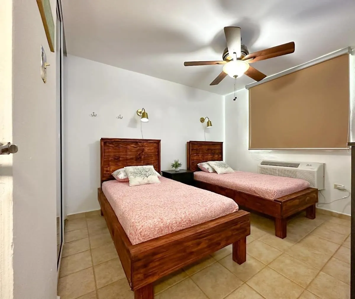 דירות איזבלה Los Reyes Beach Front Bliss 0*,