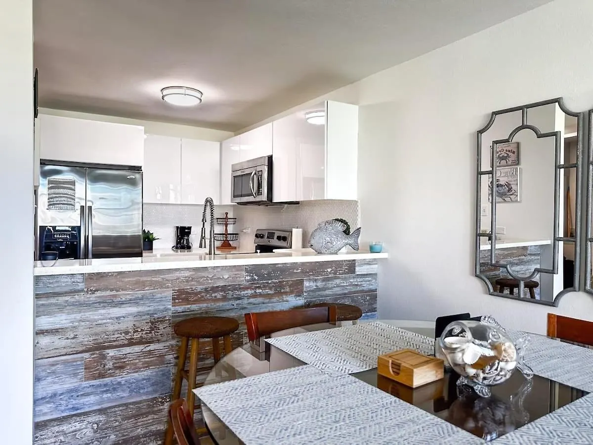 דירות איזבלה Los Reyes Beach Front Bliss