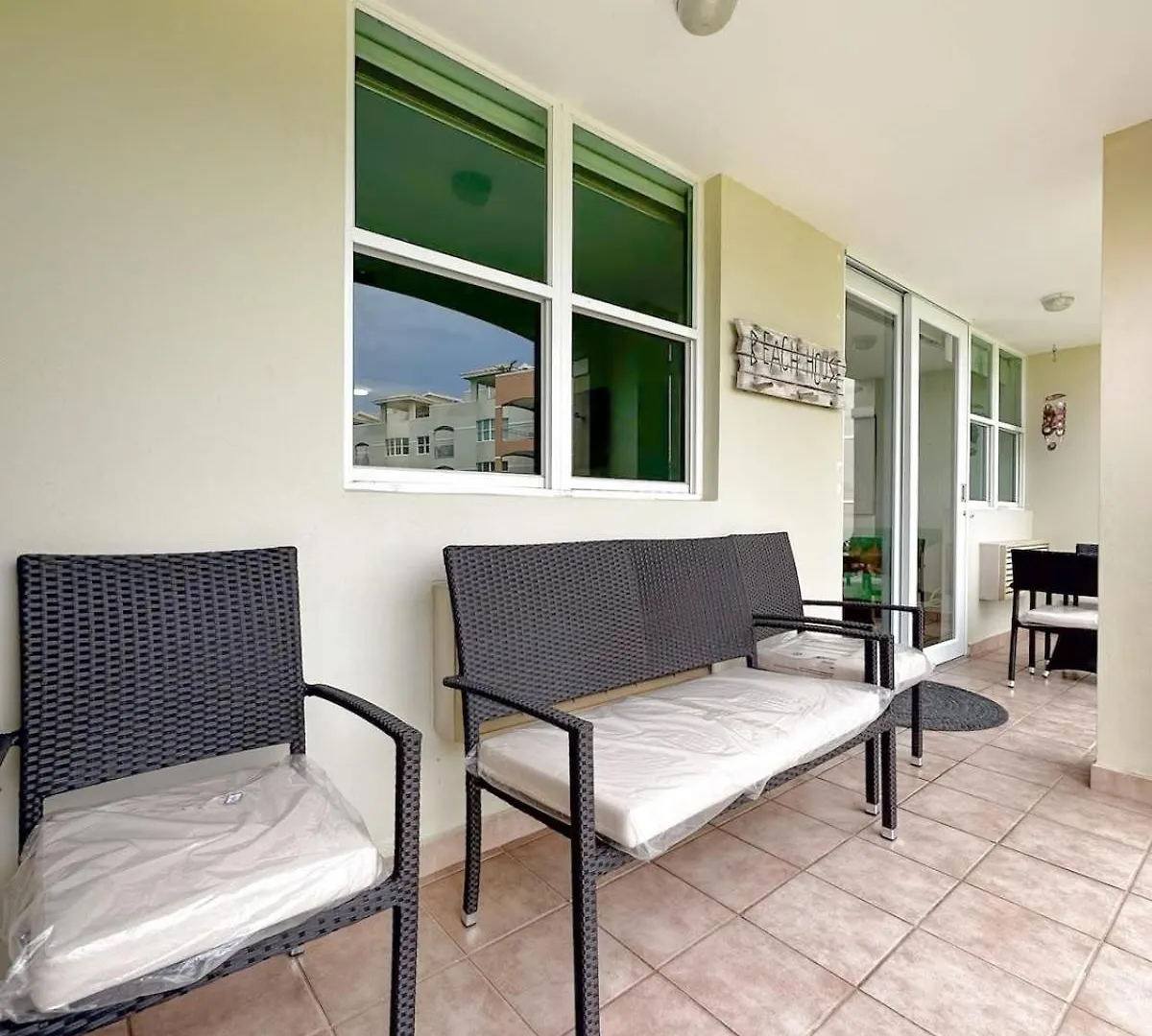 דירות איזבלה Los Reyes Beach Front Bliss